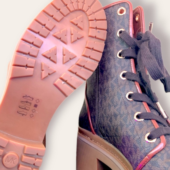 NEW MK Corey Bootie in Brown Signiture - Picture 4 of 5